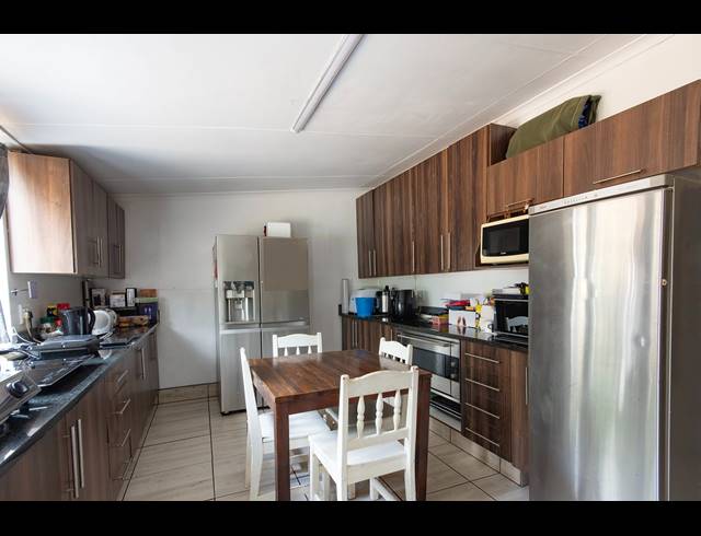 3 BEDROOM HOUSE FOR SALE IN RENSBURG